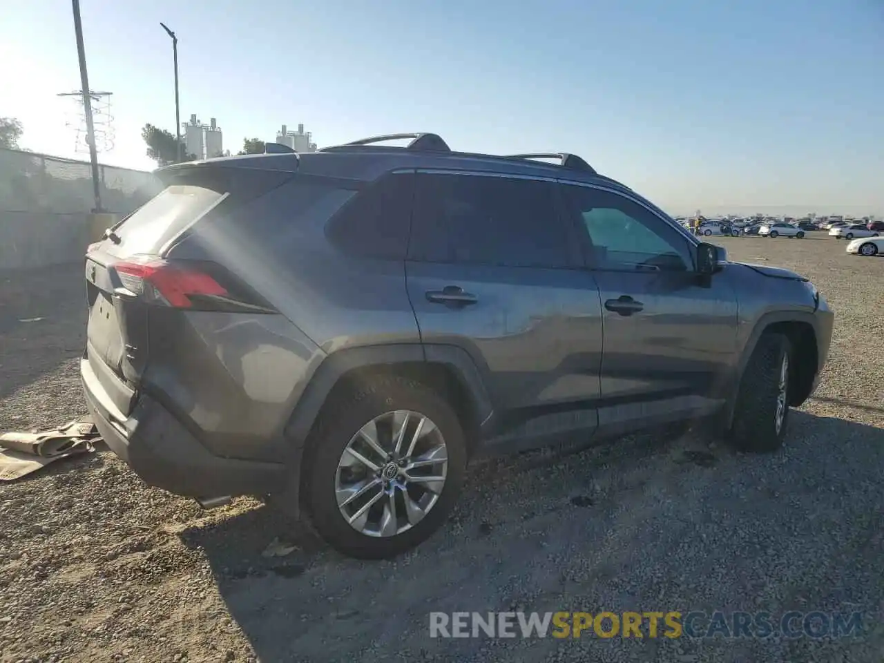 3 Photograph of a damaged car 2T3A1RFV9MC192594 TOYOTA RAV4 2021