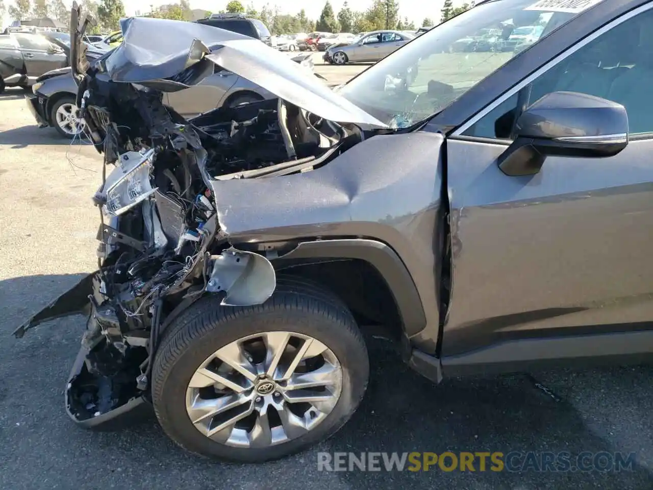 9 Photograph of a damaged car 2T3A1RFV9MC216747 TOYOTA RAV4 2021