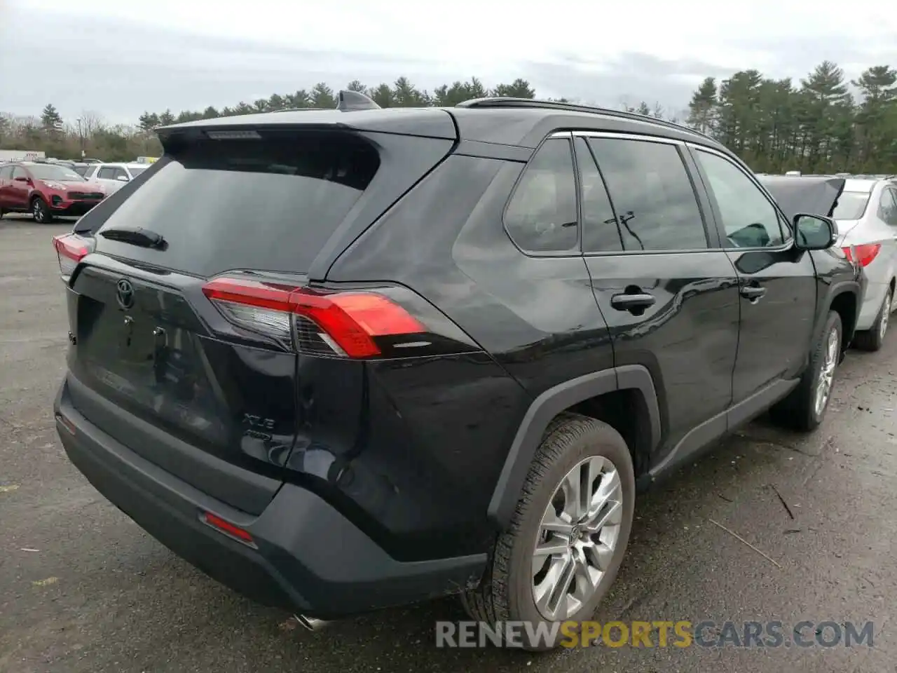 4 Photograph of a damaged car 2T3A1RFV9MC228560 TOYOTA RAV4 2021