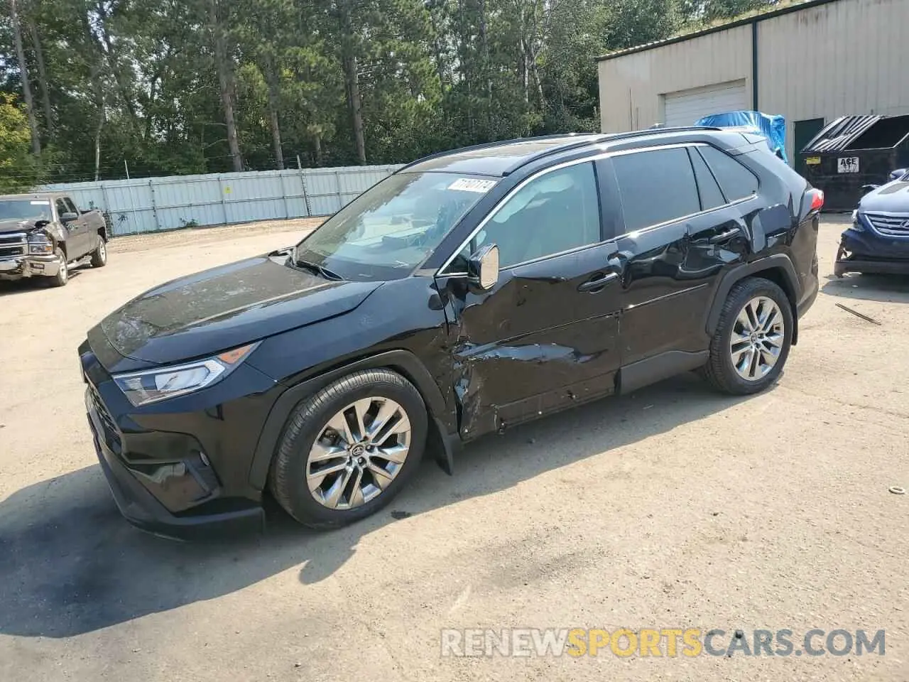 1 Photograph of a damaged car 2T3A1RFV9MW140624 TOYOTA RAV4 2021