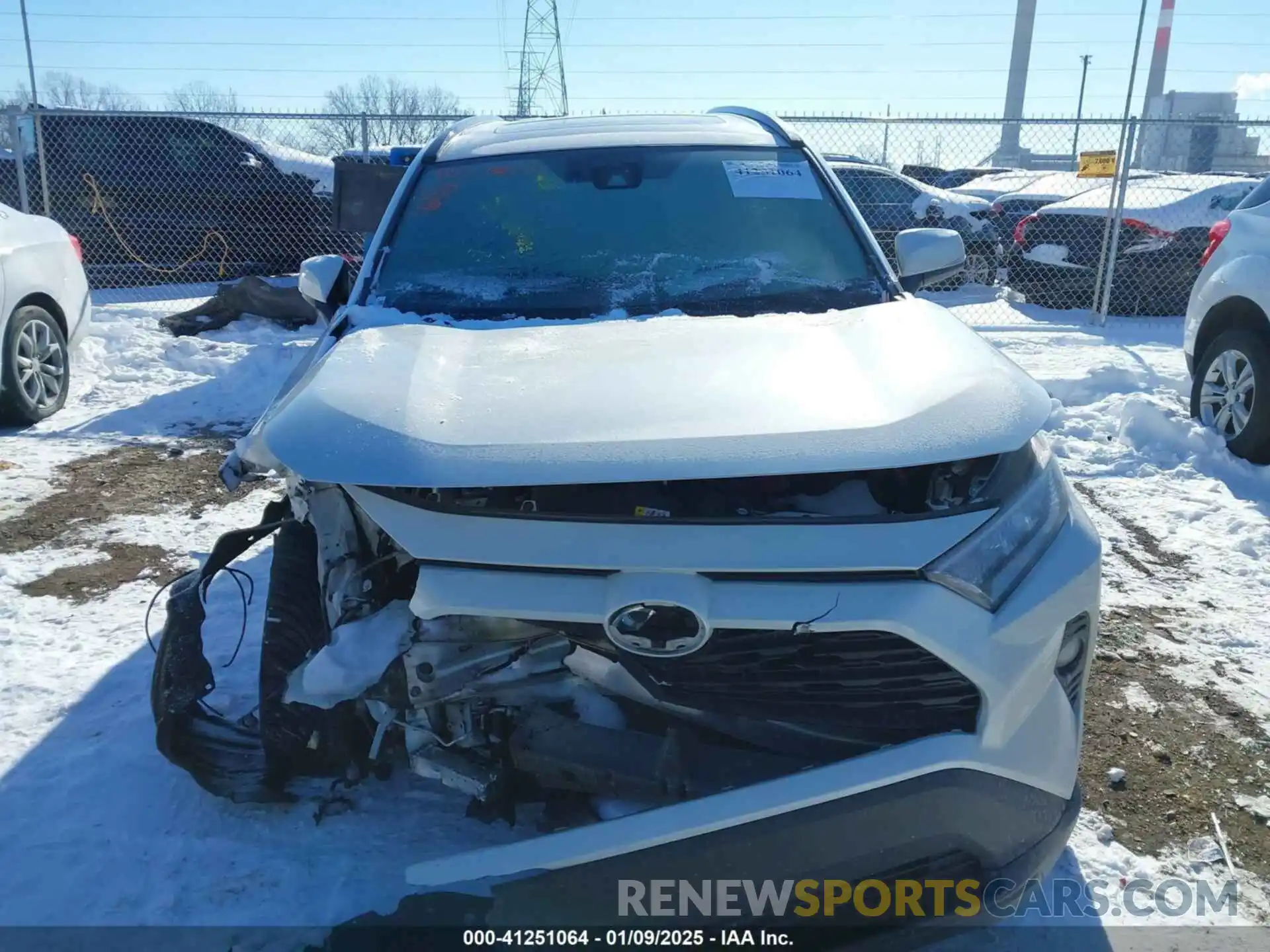 12 Photograph of a damaged car 2T3A1RFV9MW150778 TOYOTA RAV4 2021