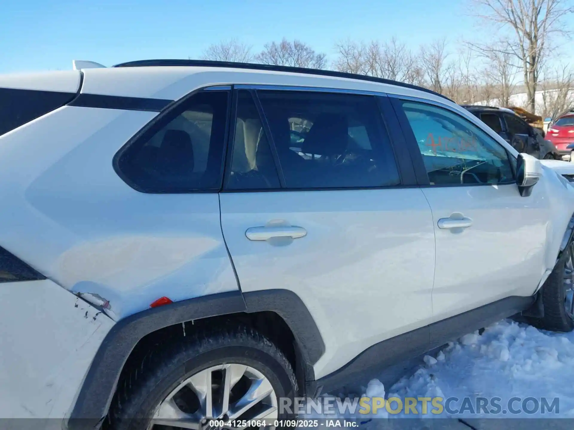 13 Photograph of a damaged car 2T3A1RFV9MW150778 TOYOTA RAV4 2021