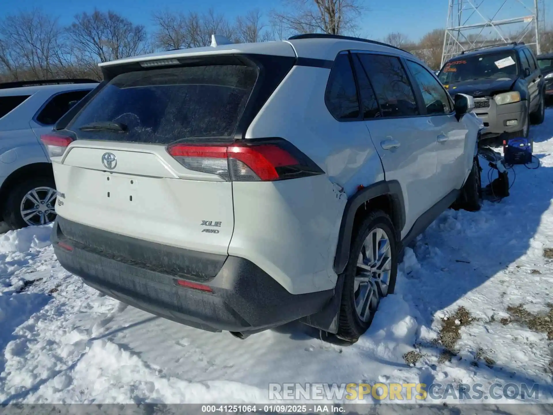 4 Photograph of a damaged car 2T3A1RFV9MW150778 TOYOTA RAV4 2021