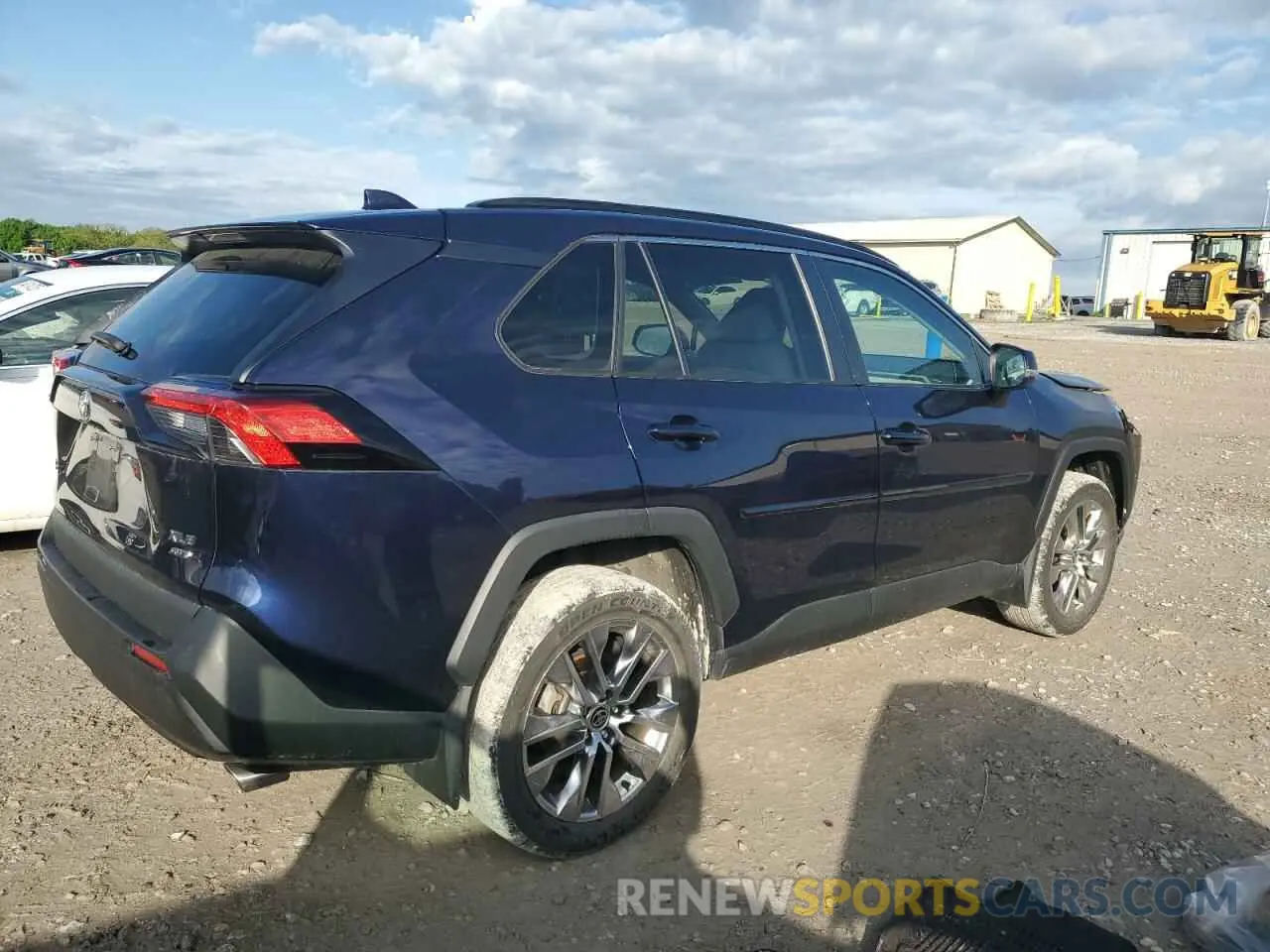 3 Photograph of a damaged car 2T3A1RFV9MW174613 TOYOTA RAV4 2021