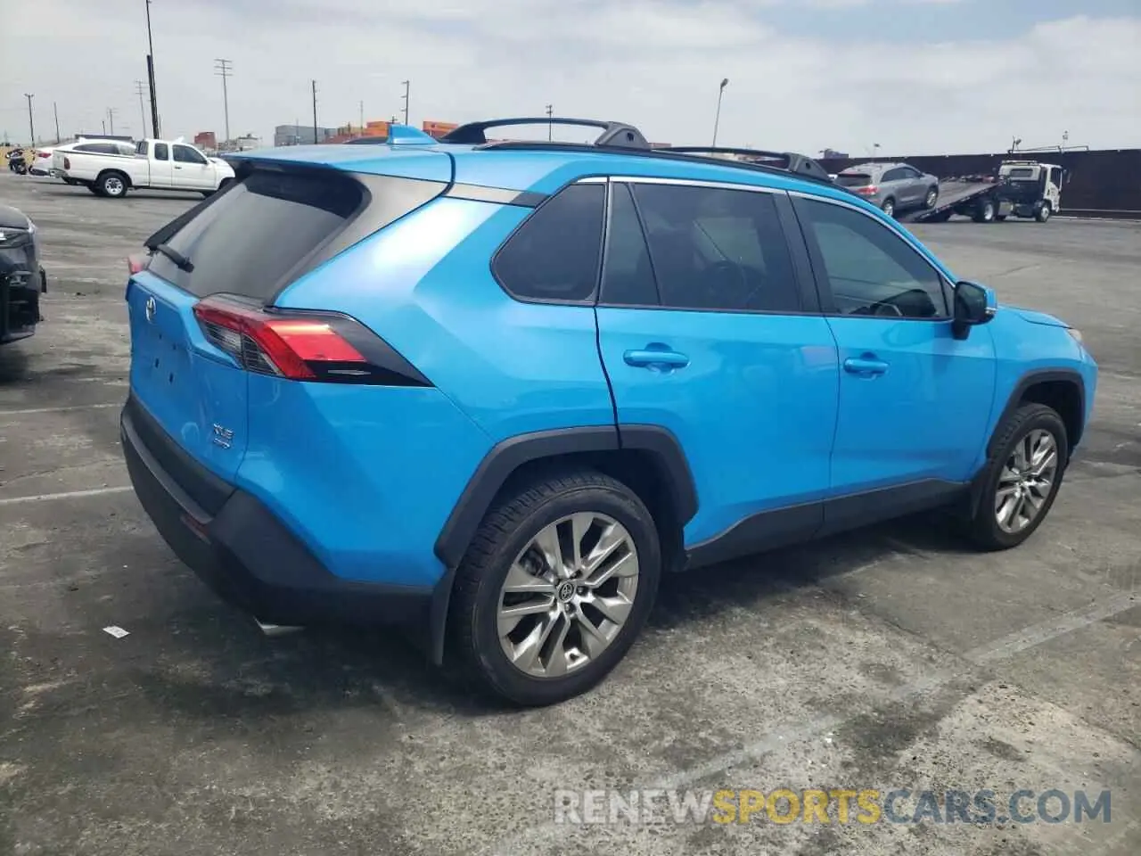 3 Photograph of a damaged car 2T3A1RFV9MW188379 TOYOTA RAV4 2021