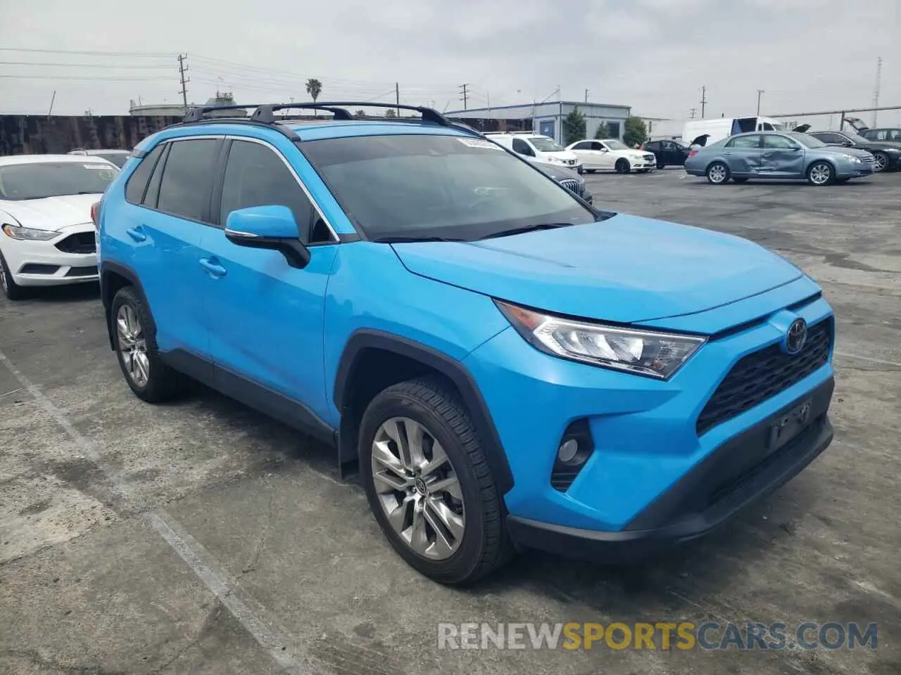 4 Photograph of a damaged car 2T3A1RFV9MW188379 TOYOTA RAV4 2021
