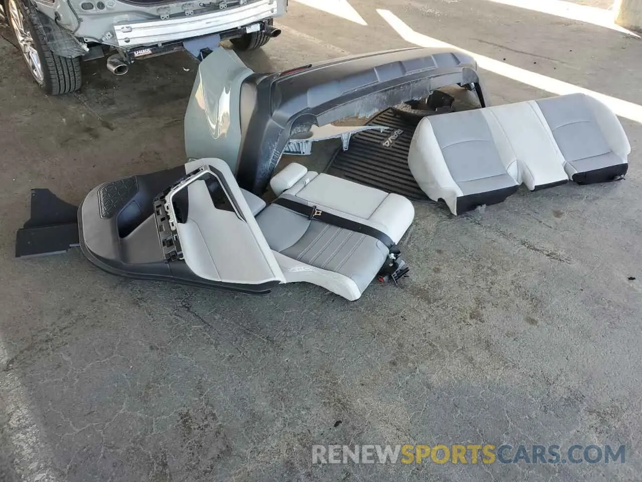 12 Photograph of a damaged car 2T3A1RFV9MW193632 TOYOTA RAV4 2021