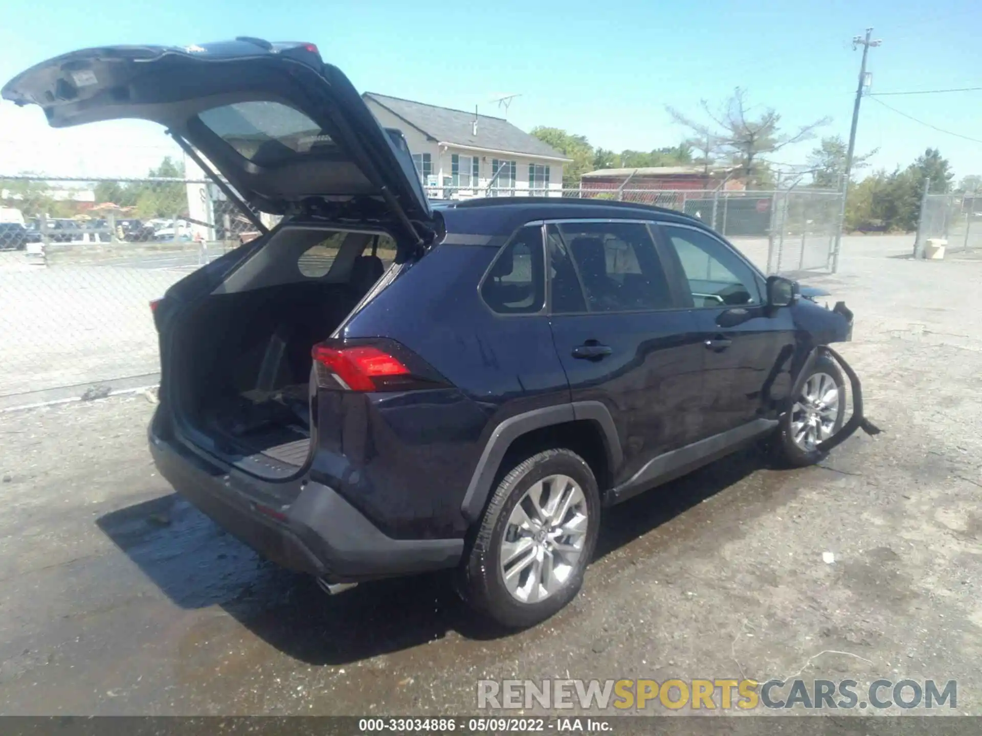 4 Photograph of a damaged car 2T3A1RFV9MW235197 TOYOTA RAV4 2021