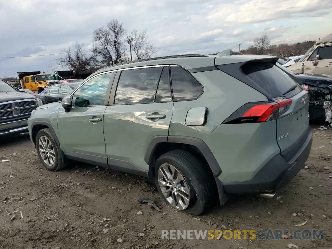2 Photograph of a damaged car 2T3A1RFV9MW235409 TOYOTA RAV4 2021