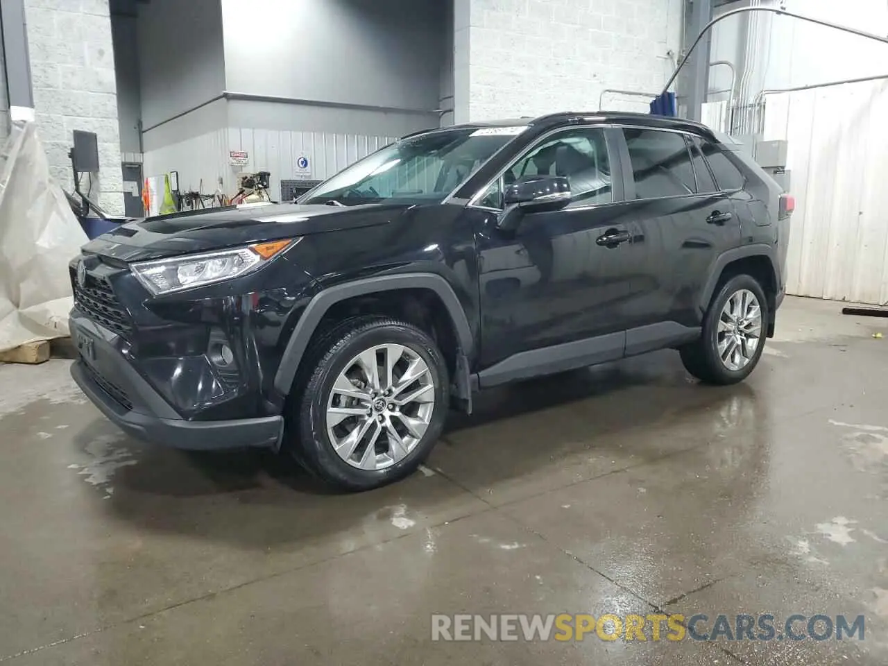 1 Photograph of a damaged car 2T3A1RFVXMC152735 TOYOTA RAV4 2021