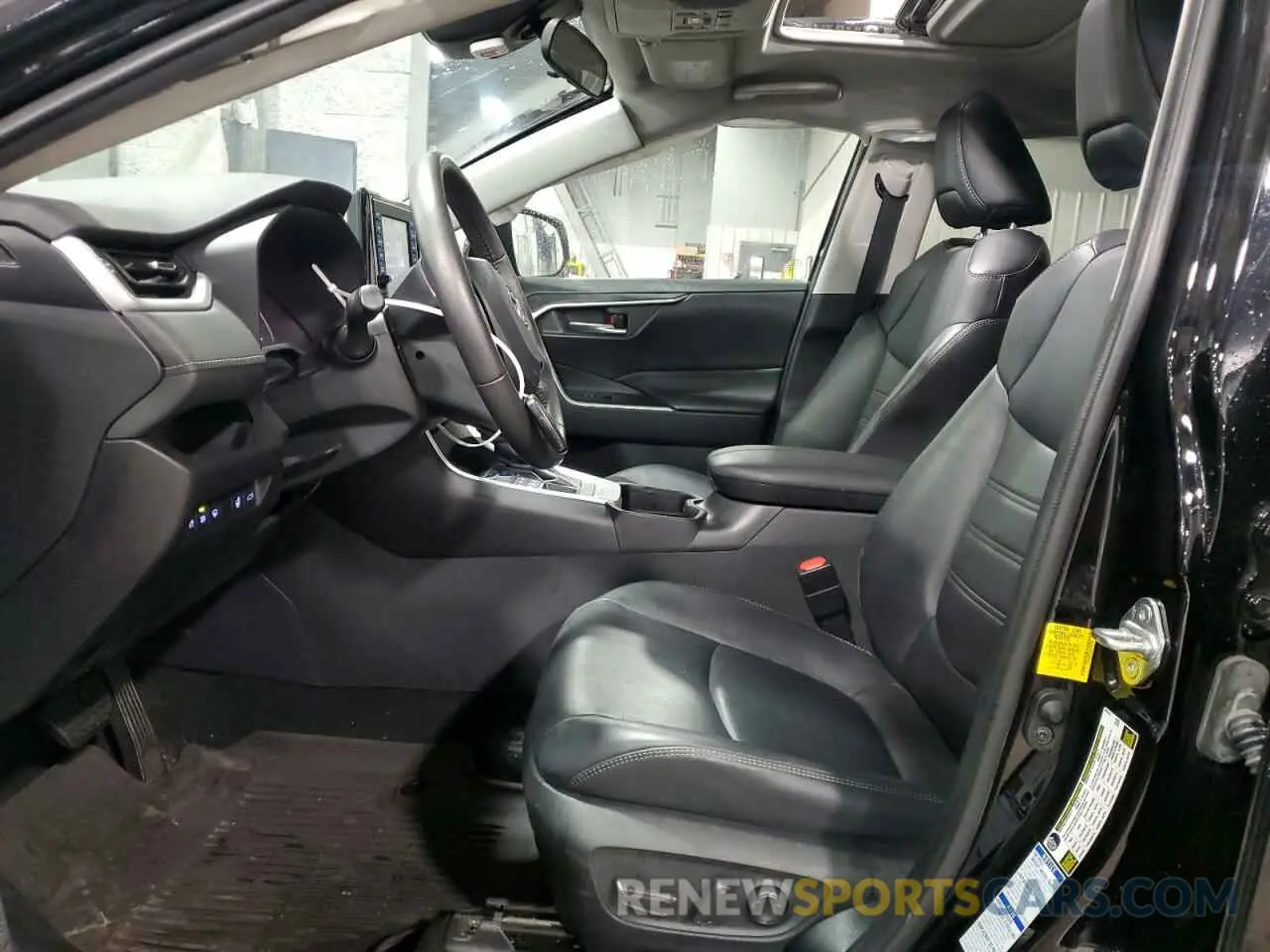 7 Photograph of a damaged car 2T3A1RFVXMC152735 TOYOTA RAV4 2021