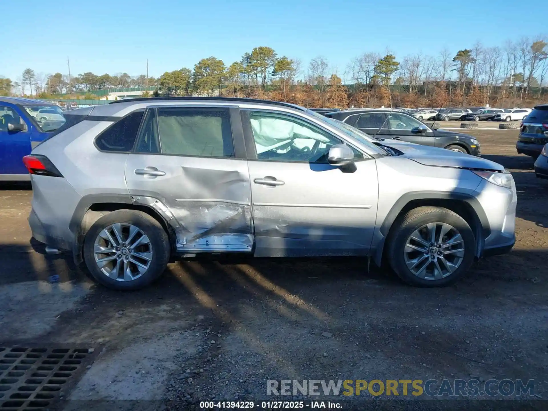 14 Photograph of a damaged car 2T3A1RFVXMC198453 TOYOTA RAV4 2021