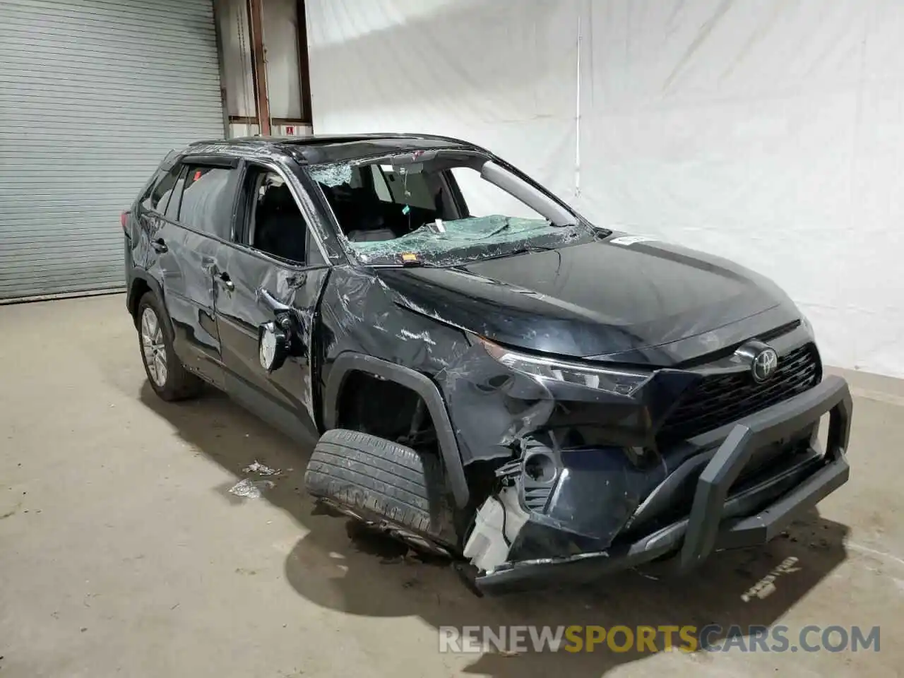 4 Photograph of a damaged car 2T3A1RFVXMC252060 TOYOTA RAV4 2021