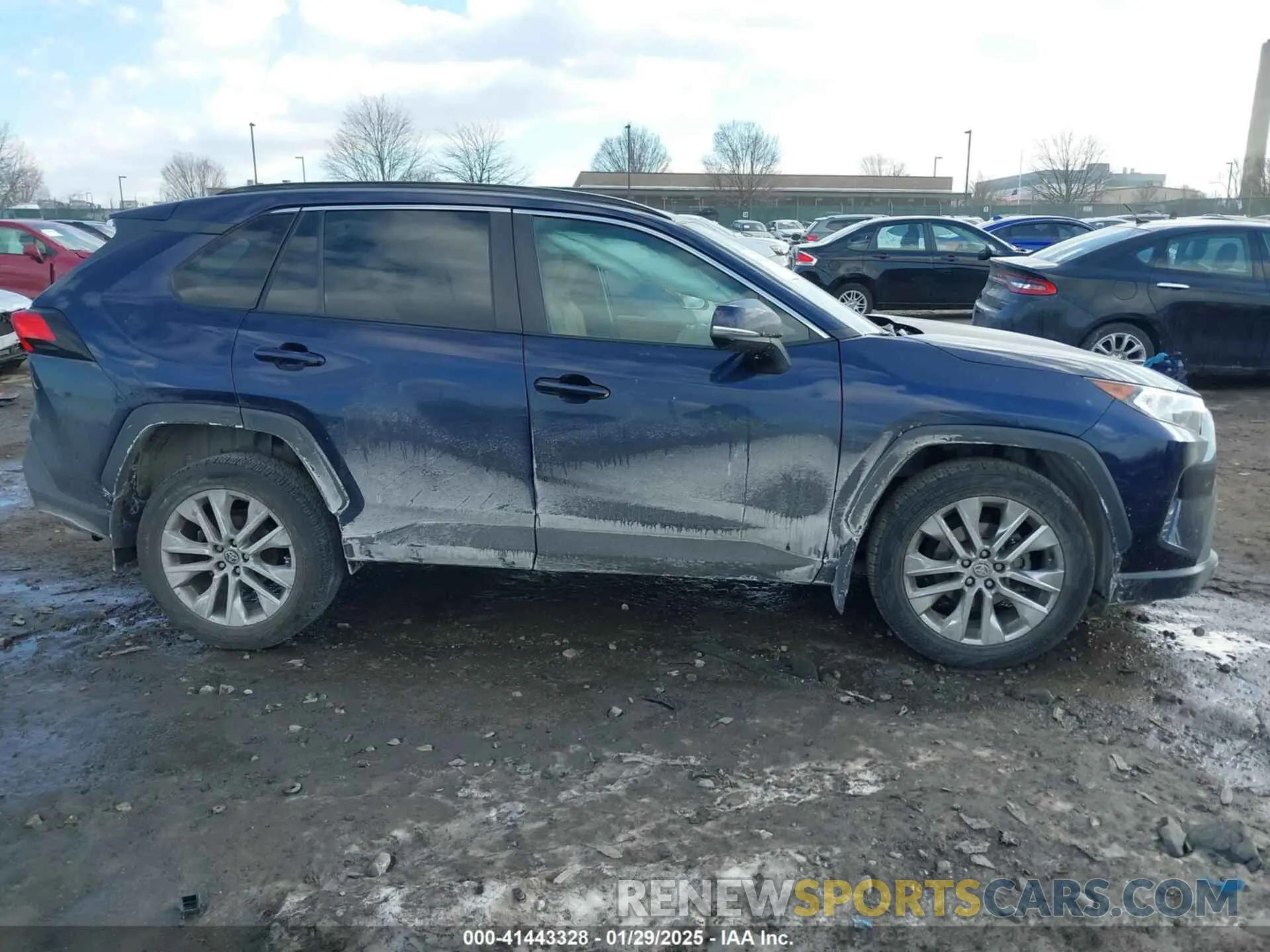 13 Photograph of a damaged car 2T3A1RFVXMW170960 TOYOTA RAV4 2021