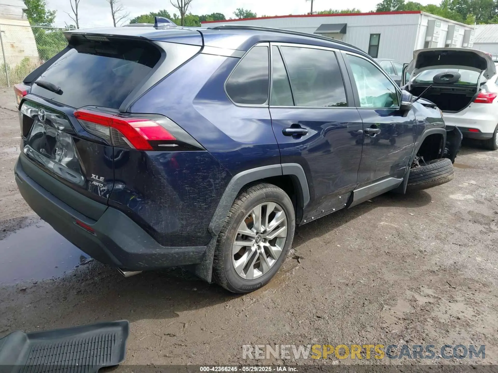 4 Photograph of a damaged car 2T3A1RFVXMW195342 TOYOTA RAV4 2021