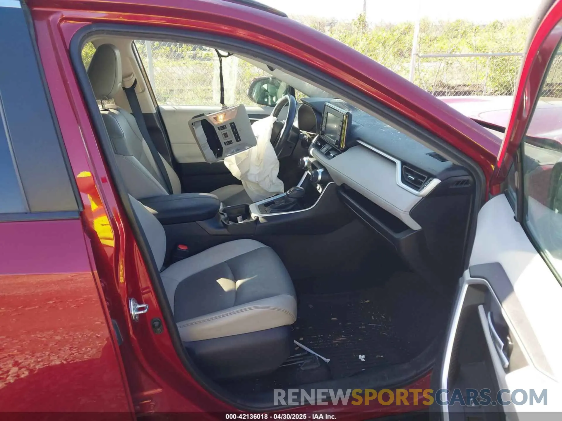 5 Photograph of a damaged car 2T3A1RFVXMW202936 TOYOTA RAV4 2021