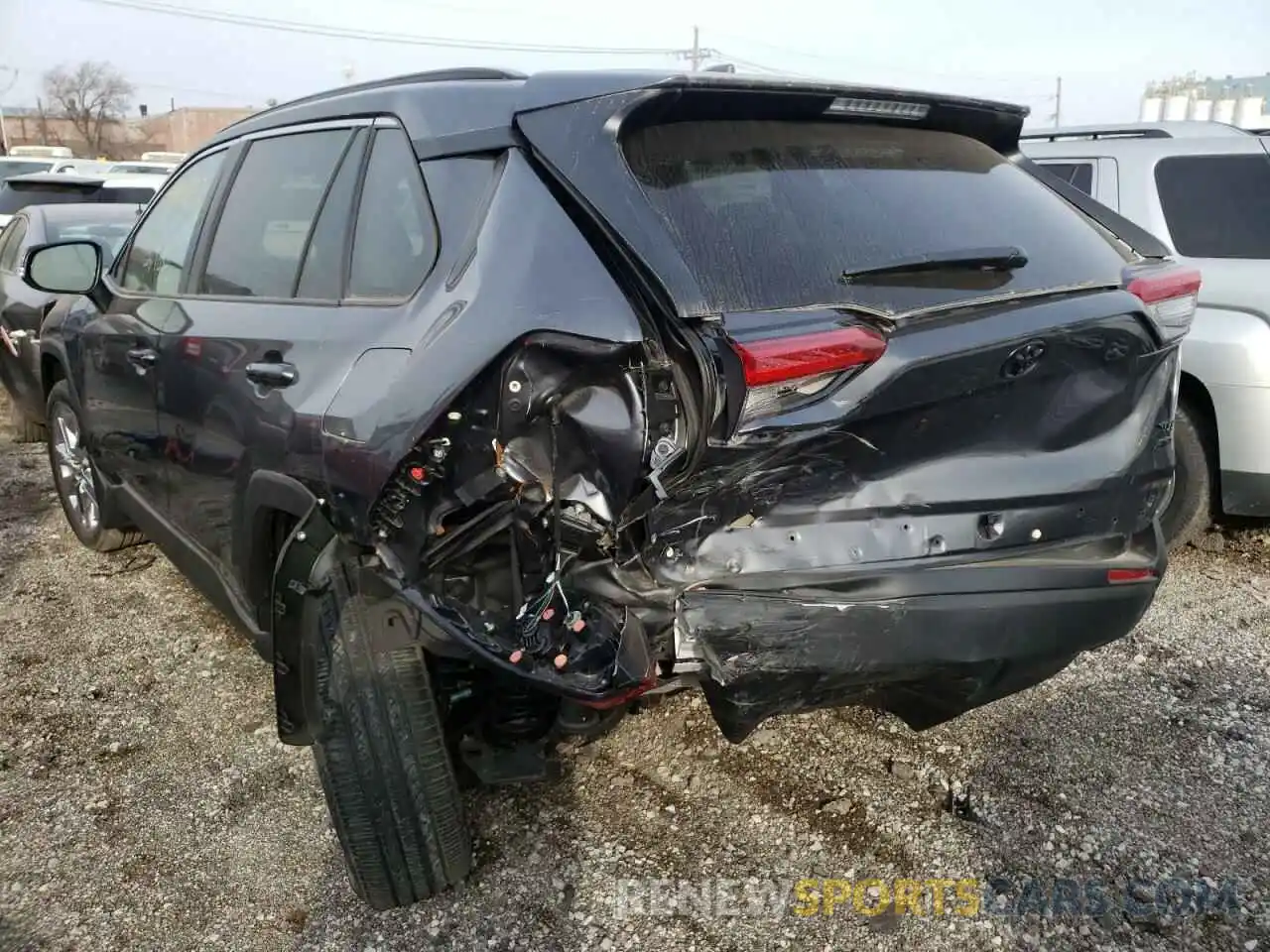 3 Photograph of a damaged car 2T3A1RFVXMW205870 TOYOTA RAV4 2021