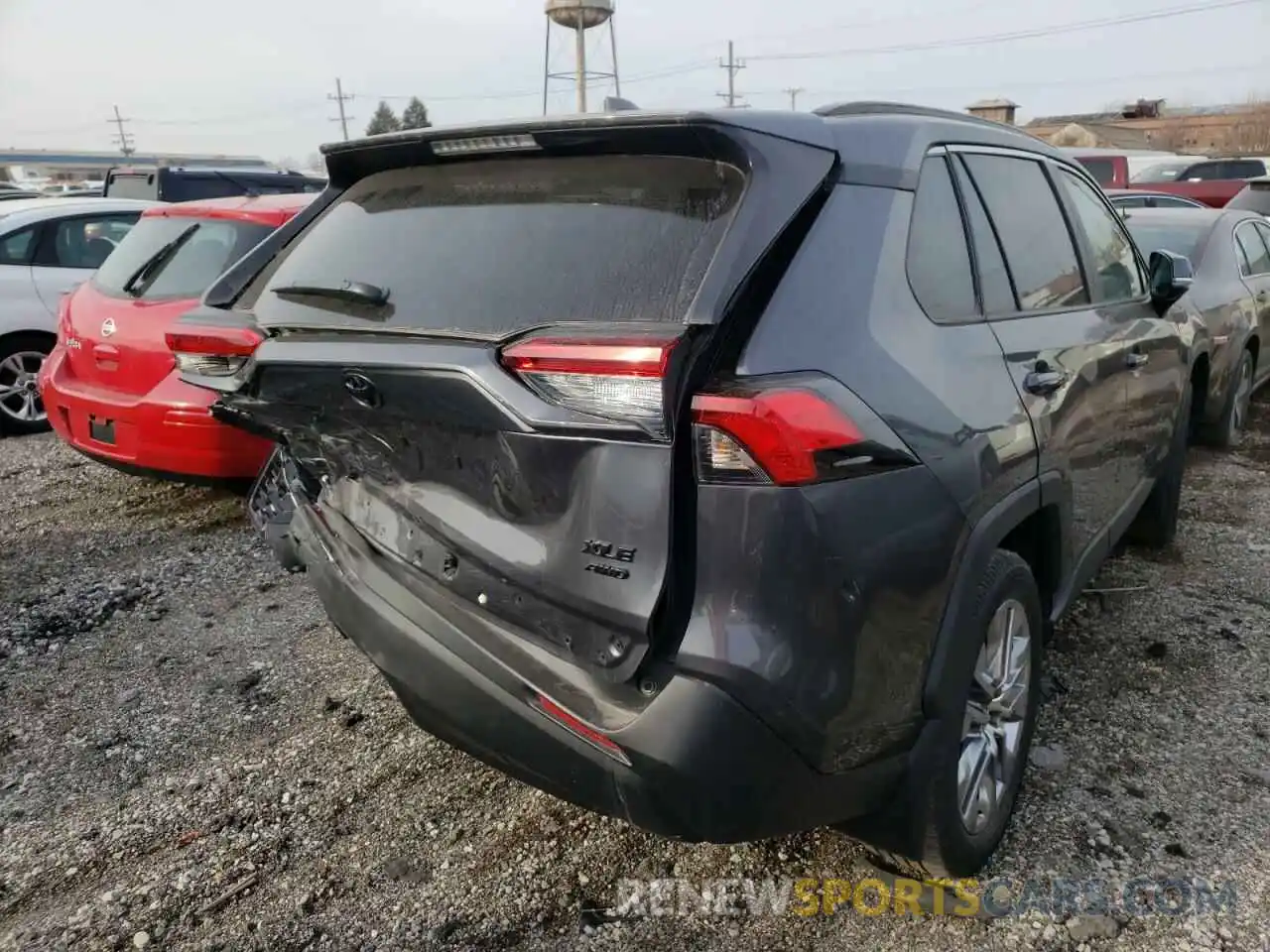 4 Photograph of a damaged car 2T3A1RFVXMW205870 TOYOTA RAV4 2021