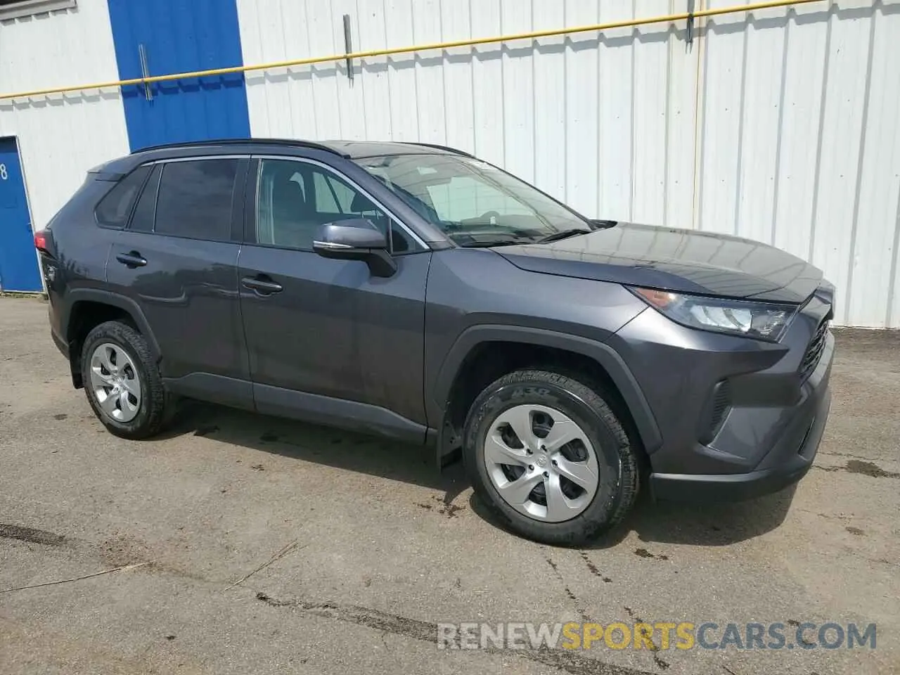 4 Photograph of a damaged car 2T3B1RFV5MC231363 TOYOTA RAV4 2021