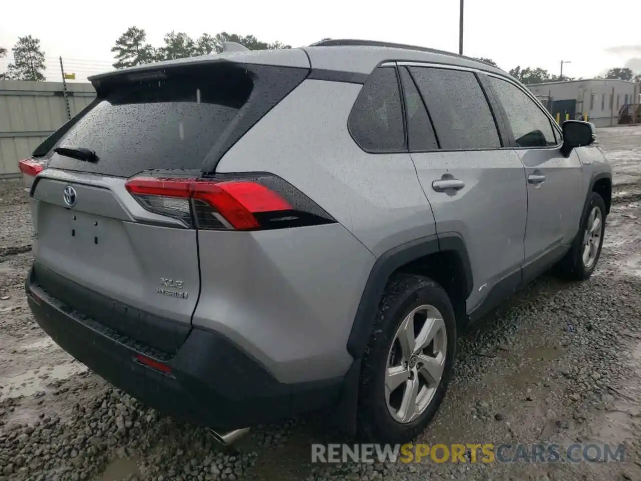 4 Photograph of a damaged car 2T3B6RFV2MW029175 TOYOTA RAV4 2021