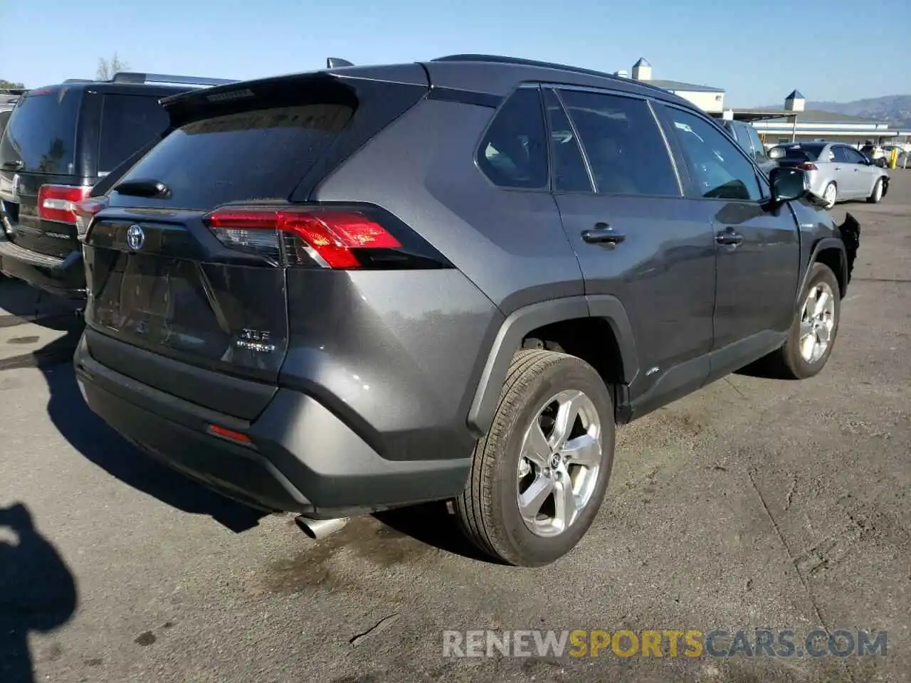 4 Photograph of a damaged car 2T3B6RFV3MW023370 TOYOTA RAV4 2021