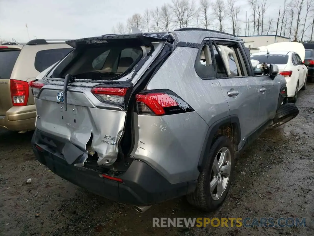 4 Photograph of a damaged car 2T3B6RFV5MW007218 TOYOTA RAV4 2021