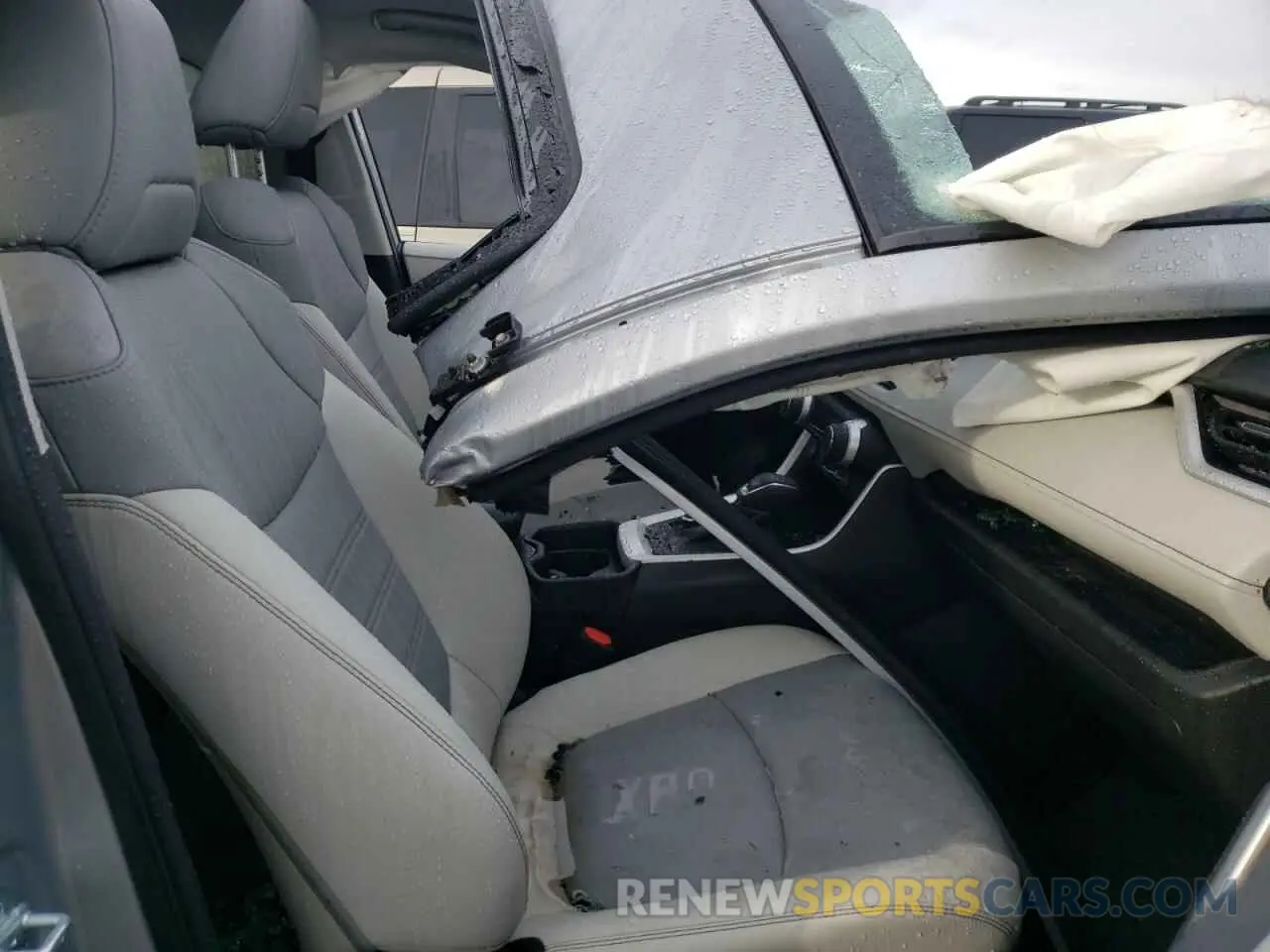 5 Photograph of a damaged car 2T3B6RFV5MW007218 TOYOTA RAV4 2021