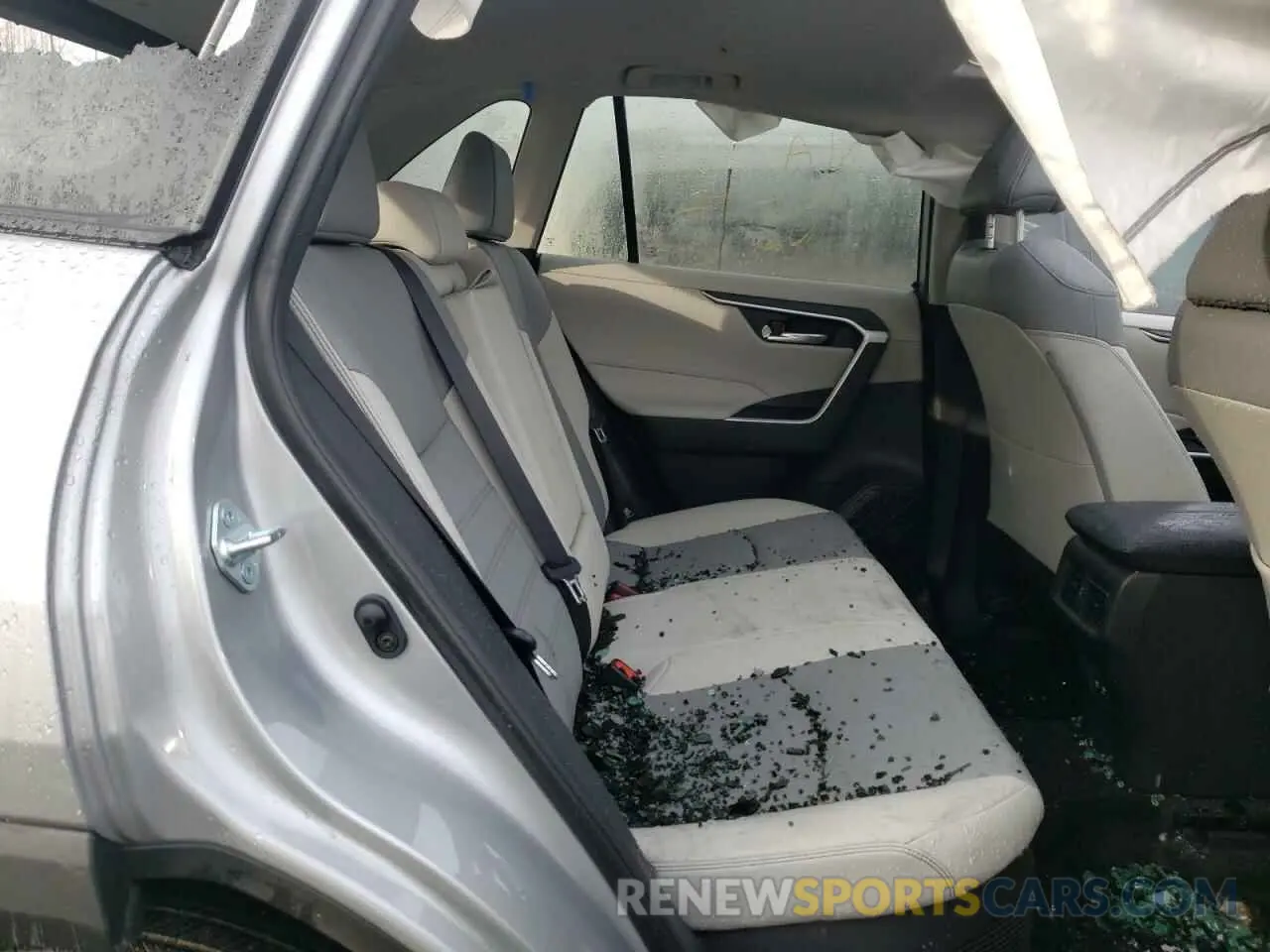 6 Photograph of a damaged car 2T3B6RFV5MW007218 TOYOTA RAV4 2021