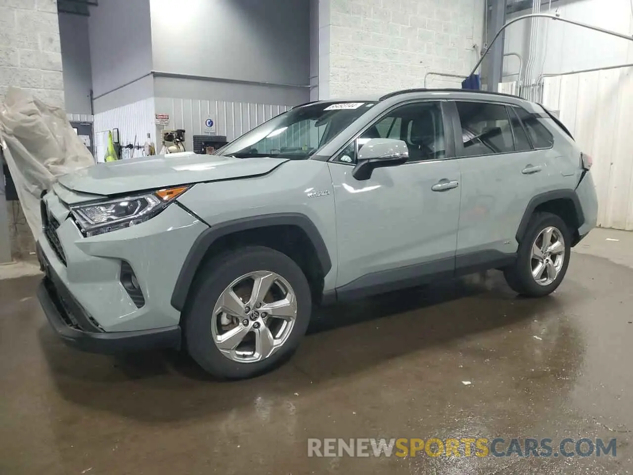 1 Photograph of a damaged car 2T3B6RFV5MW016596 TOYOTA RAV4 2021