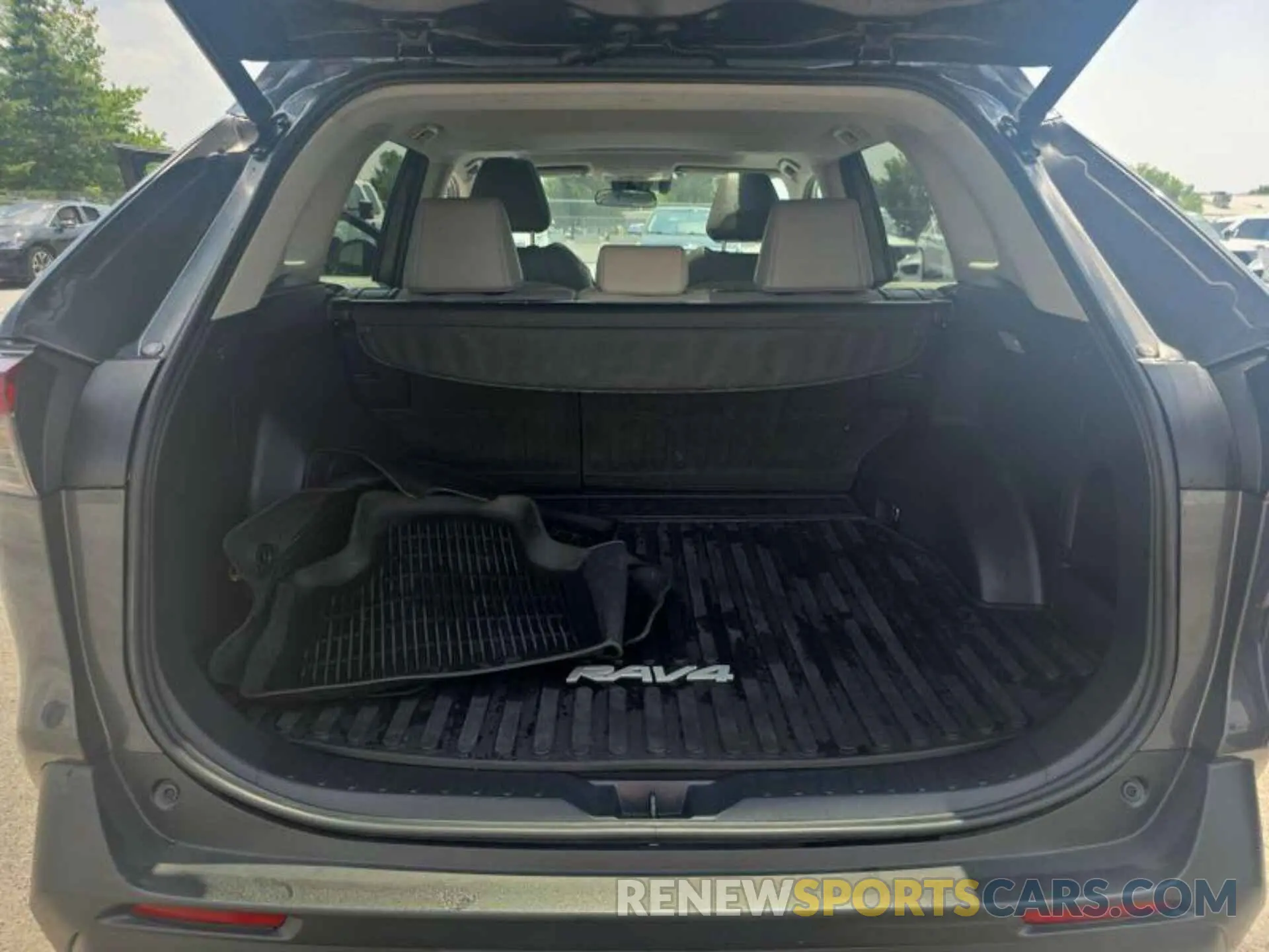 26 Photograph of a damaged car 2T3B6RFV8MW020173 TOYOTA RAV4 2021