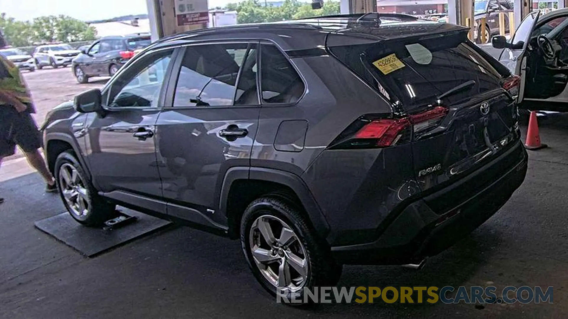 3 Photograph of a damaged car 2T3B6RFV8MW020173 TOYOTA RAV4 2021