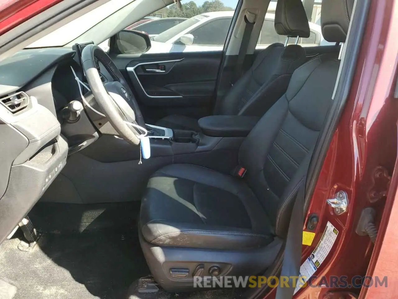 7 Photograph of a damaged car 2T3B6RFV9MW029139 TOYOTA RAV4 2021