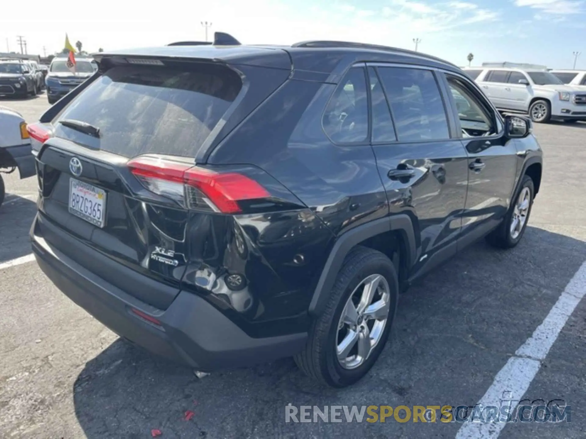 3 Photograph of a damaged car 2T3B6RFVXMW019977 TOYOTA RAV4 2021