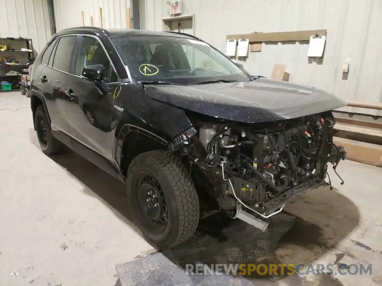 1 Photograph of a damaged car 2T3BWRFV3MW117331 TOYOTA RAV4 2021