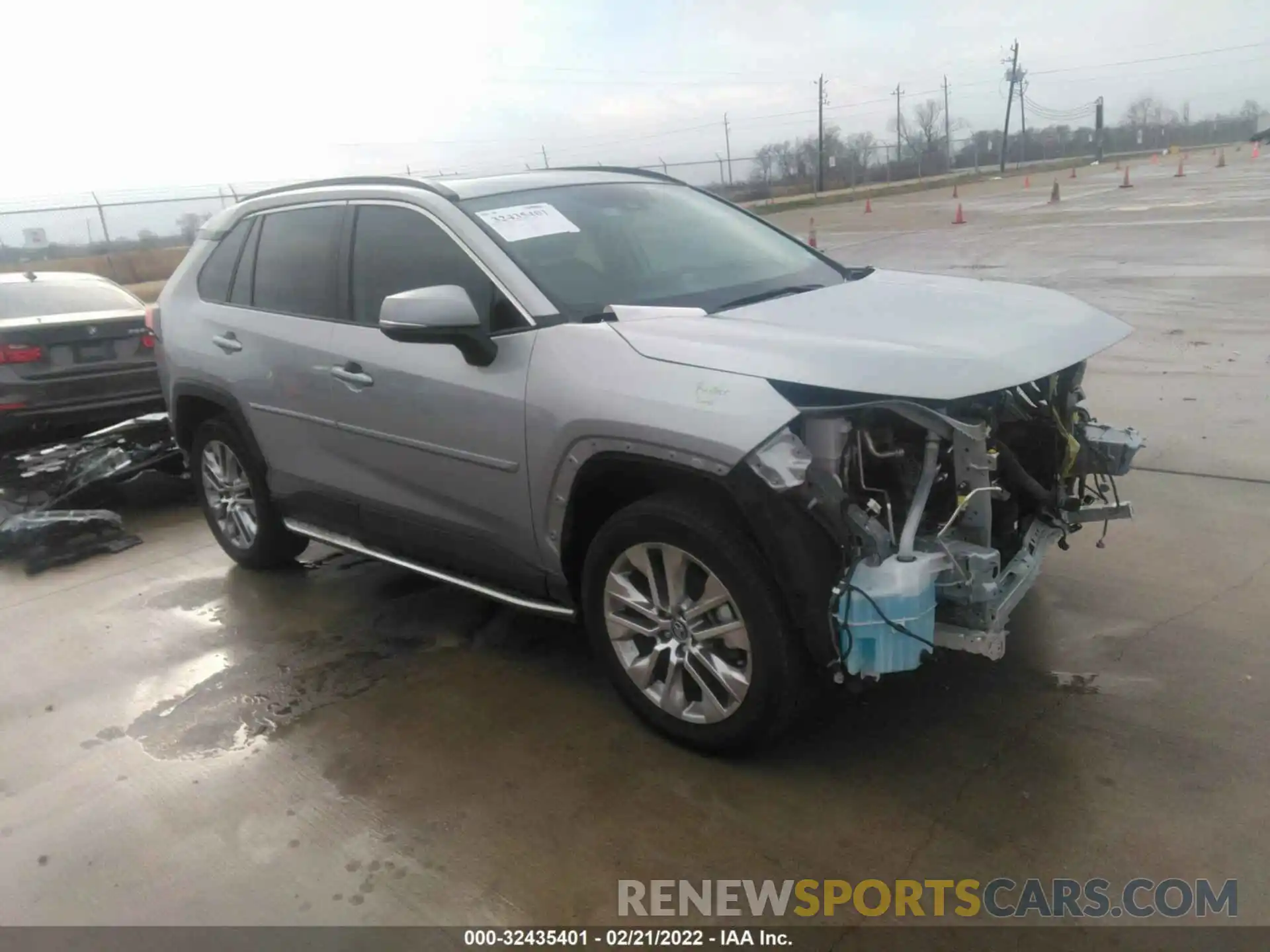 1 Photograph of a damaged car 2T3C1RFV0MC086141 TOYOTA RAV4 2021