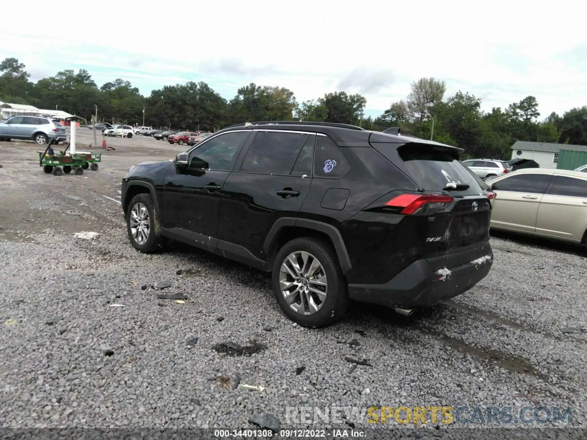 3 Photograph of a damaged car 2T3C1RFV0MC086513 TOYOTA RAV4 2021