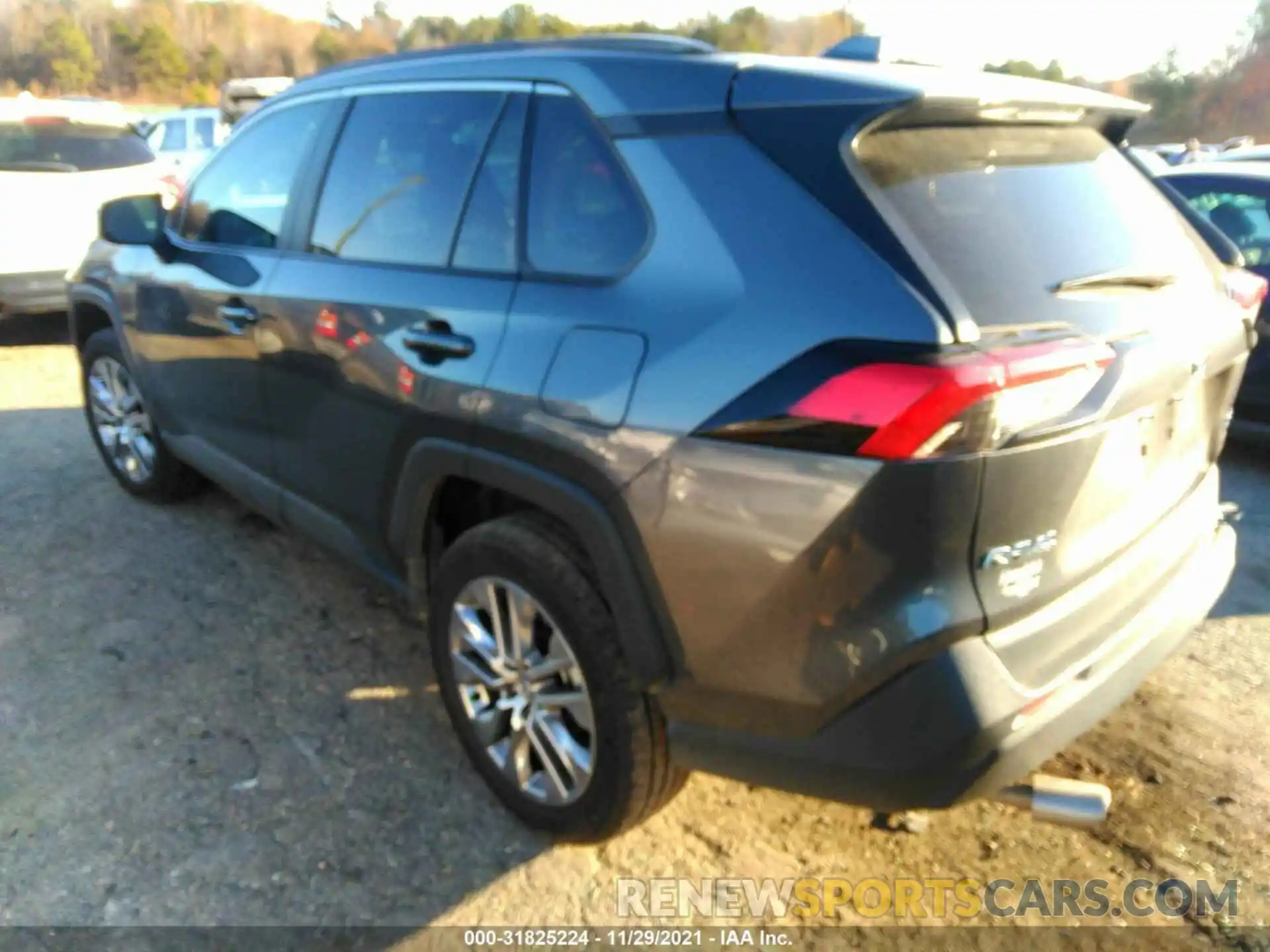 3 Photograph of a damaged car 2T3C1RFV0MC097379 TOYOTA RAV4 2021