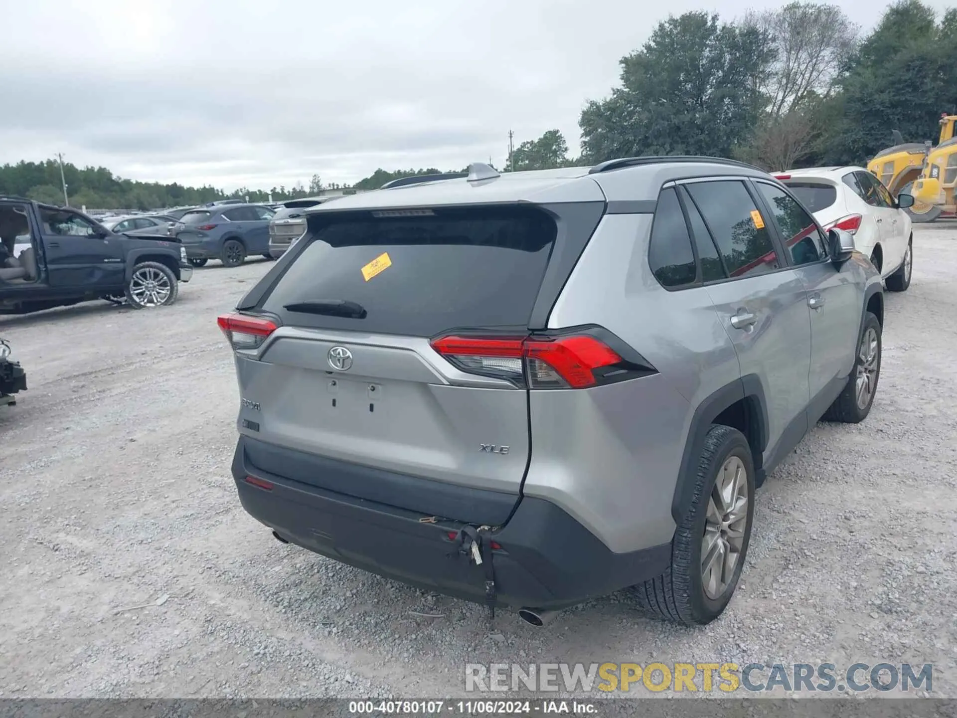 4 Photograph of a damaged car 2T3C1RFV0MC109899 TOYOTA RAV4 2021