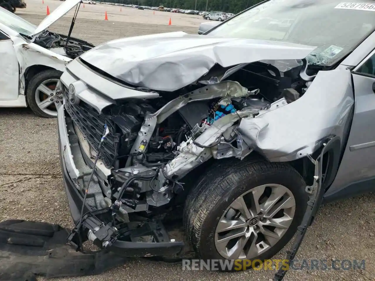 9 Photograph of a damaged car 2T3C1RFV0MC142093 TOYOTA RAV4 2021