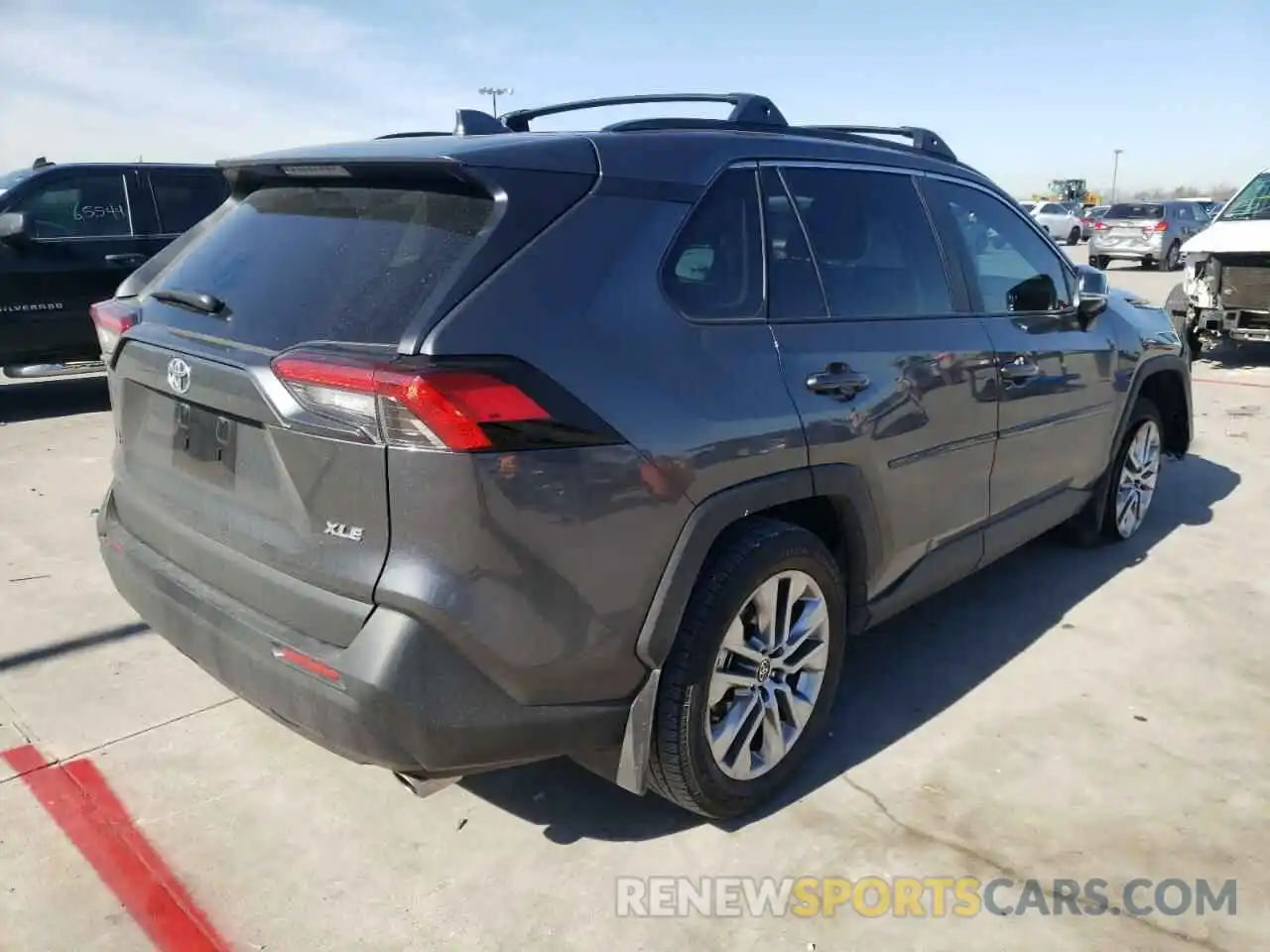 4 Photograph of a damaged car 2T3C1RFV0MC165454 TOYOTA RAV4 2021