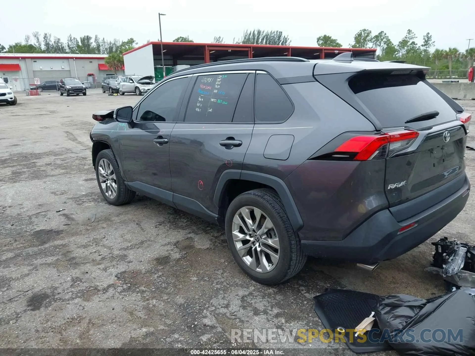 3 Photograph of a damaged car 2T3C1RFV0MC171416 TOYOTA RAV4 2021