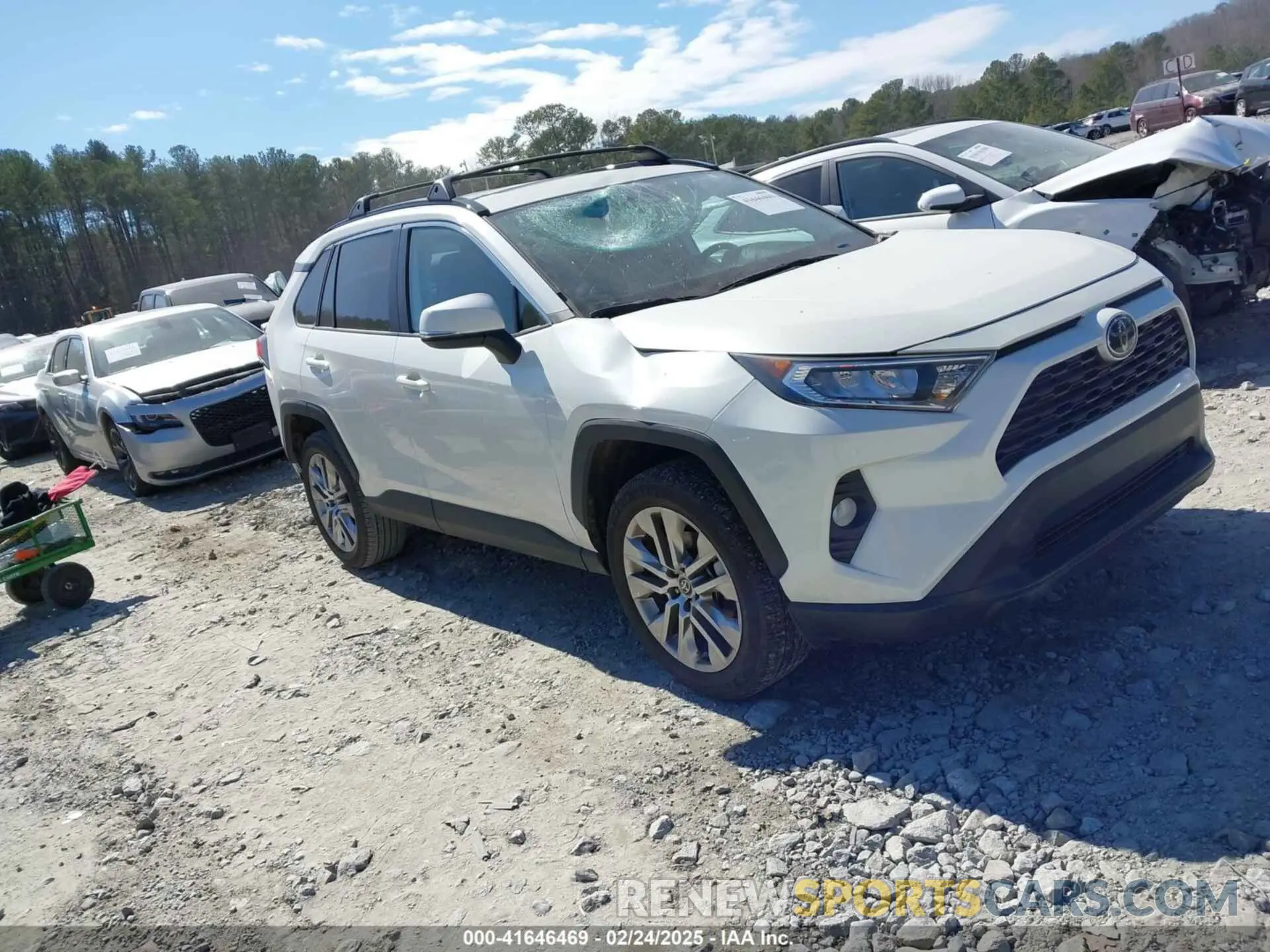 1 Photograph of a damaged car 2T3C1RFV0MW127432 TOYOTA RAV4 2021