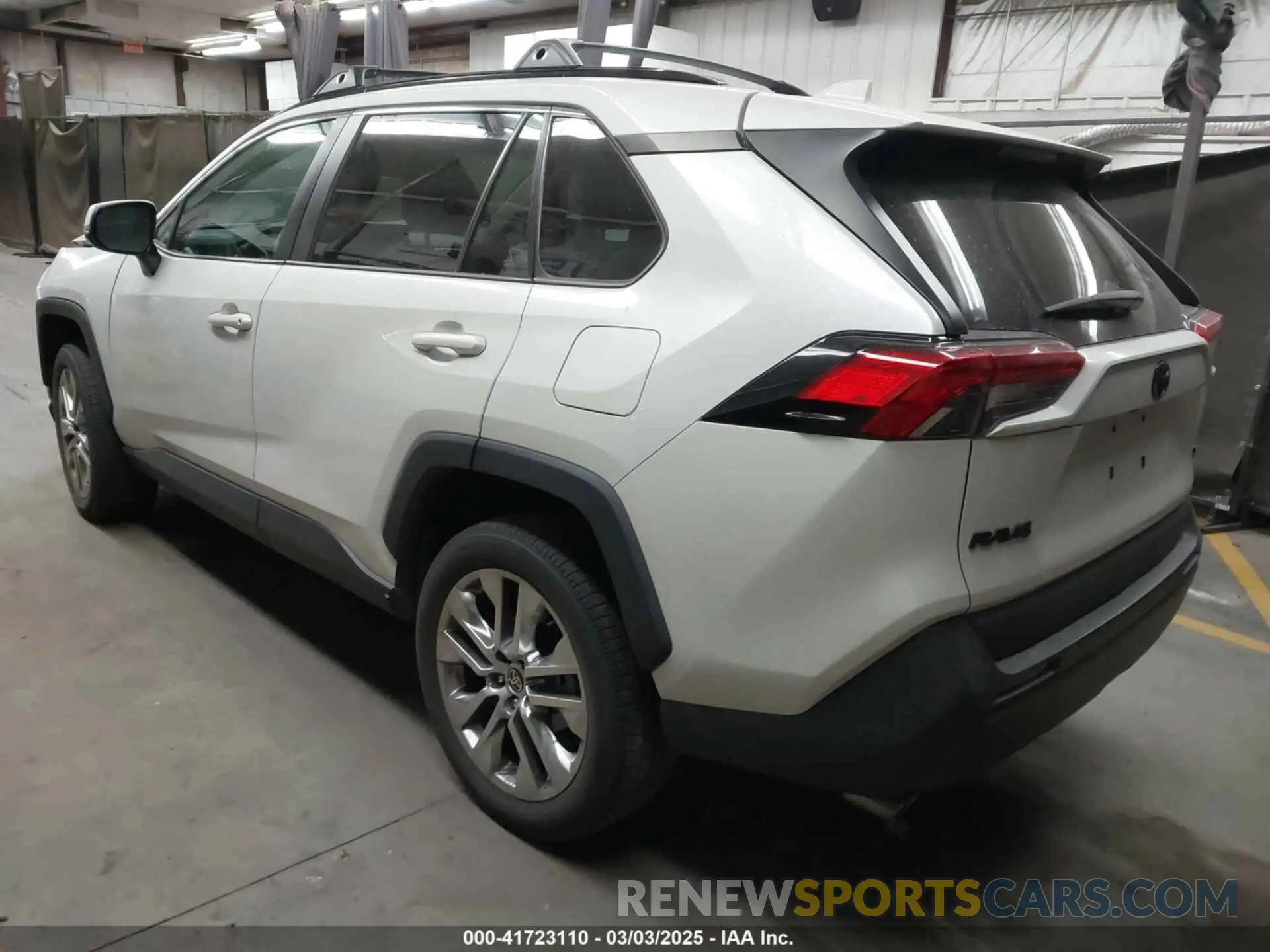 3 Photograph of a damaged car 2T3C1RFV0MW131609 TOYOTA RAV4 2021