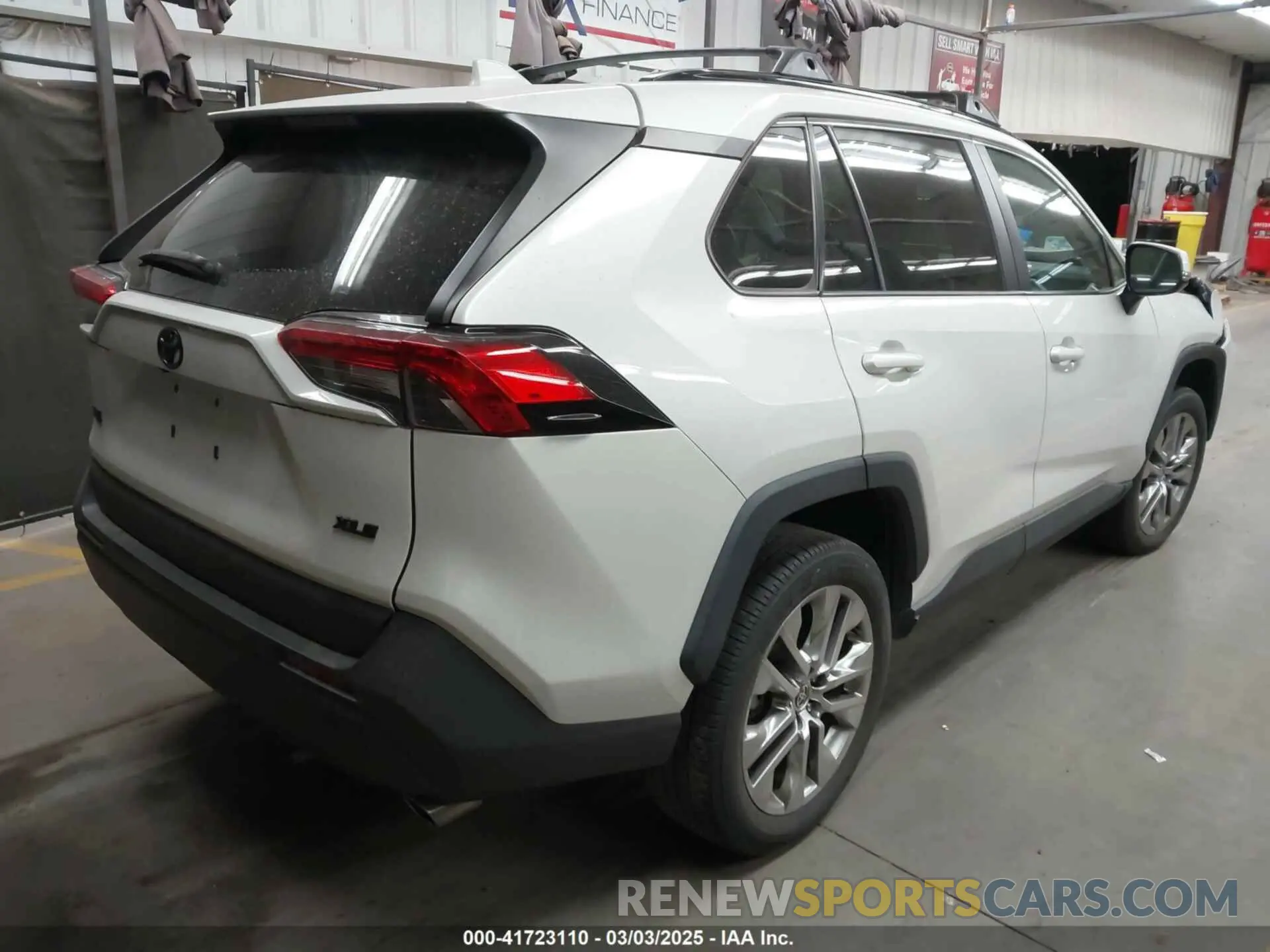 4 Photograph of a damaged car 2T3C1RFV0MW131609 TOYOTA RAV4 2021