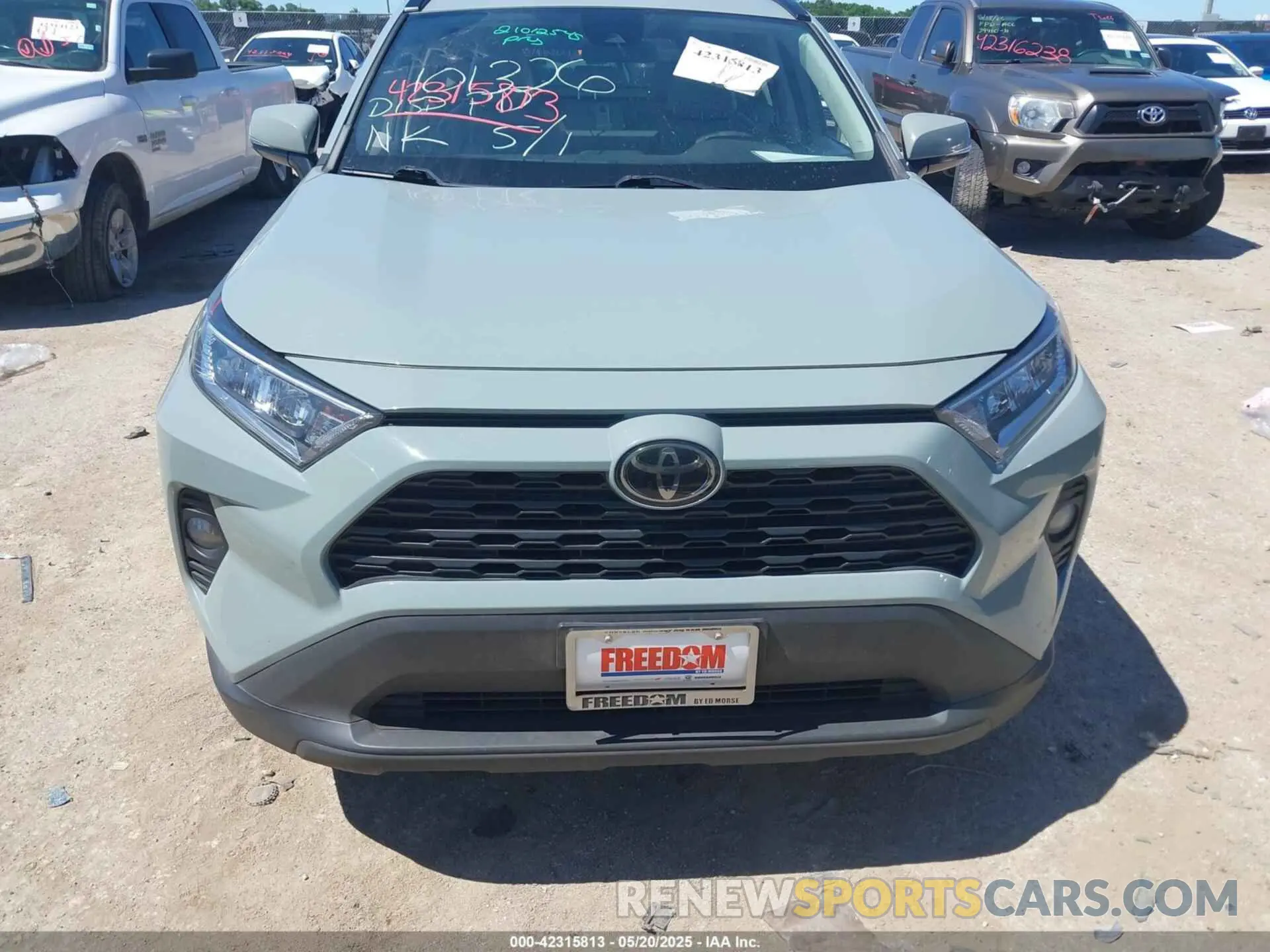 12 Photograph of a damaged car 2T3C1RFV0MW140682 TOYOTA RAV4 2021