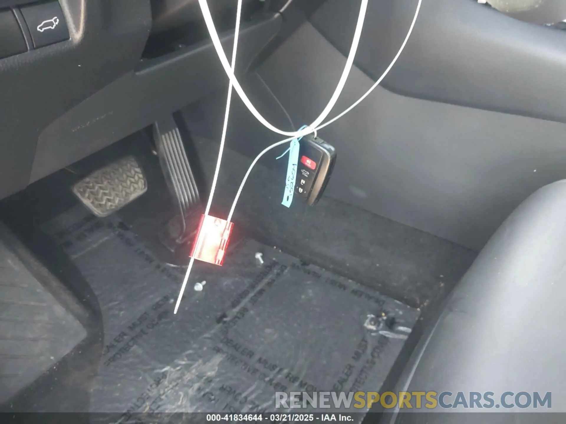 11 Photograph of a damaged car 2T3C1RFV0MW152654 TOYOTA RAV4 2021