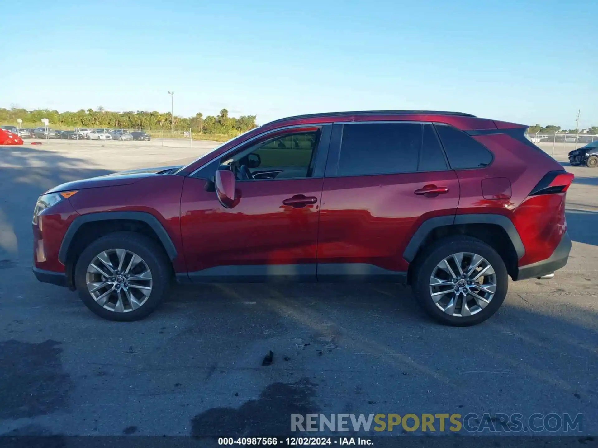 14 Photograph of a damaged car 2T3C1RFV0MW157417 TOYOTA RAV4 2021