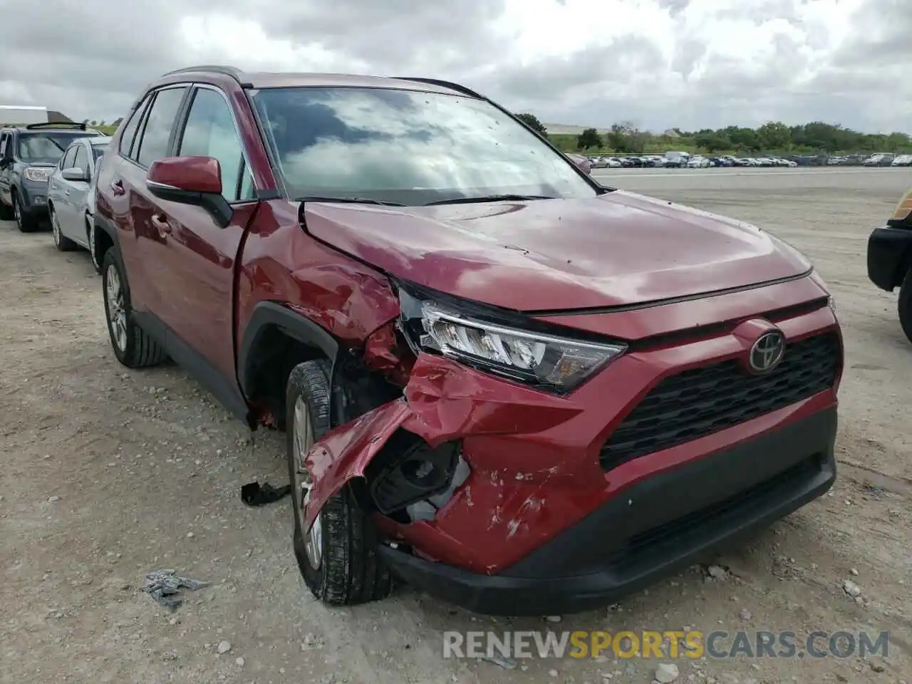 1 Photograph of a damaged car 2T3C1RFV0MW169454 TOYOTA RAV4 2021