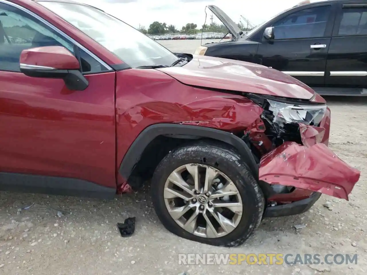 9 Photograph of a damaged car 2T3C1RFV0MW169454 TOYOTA RAV4 2021