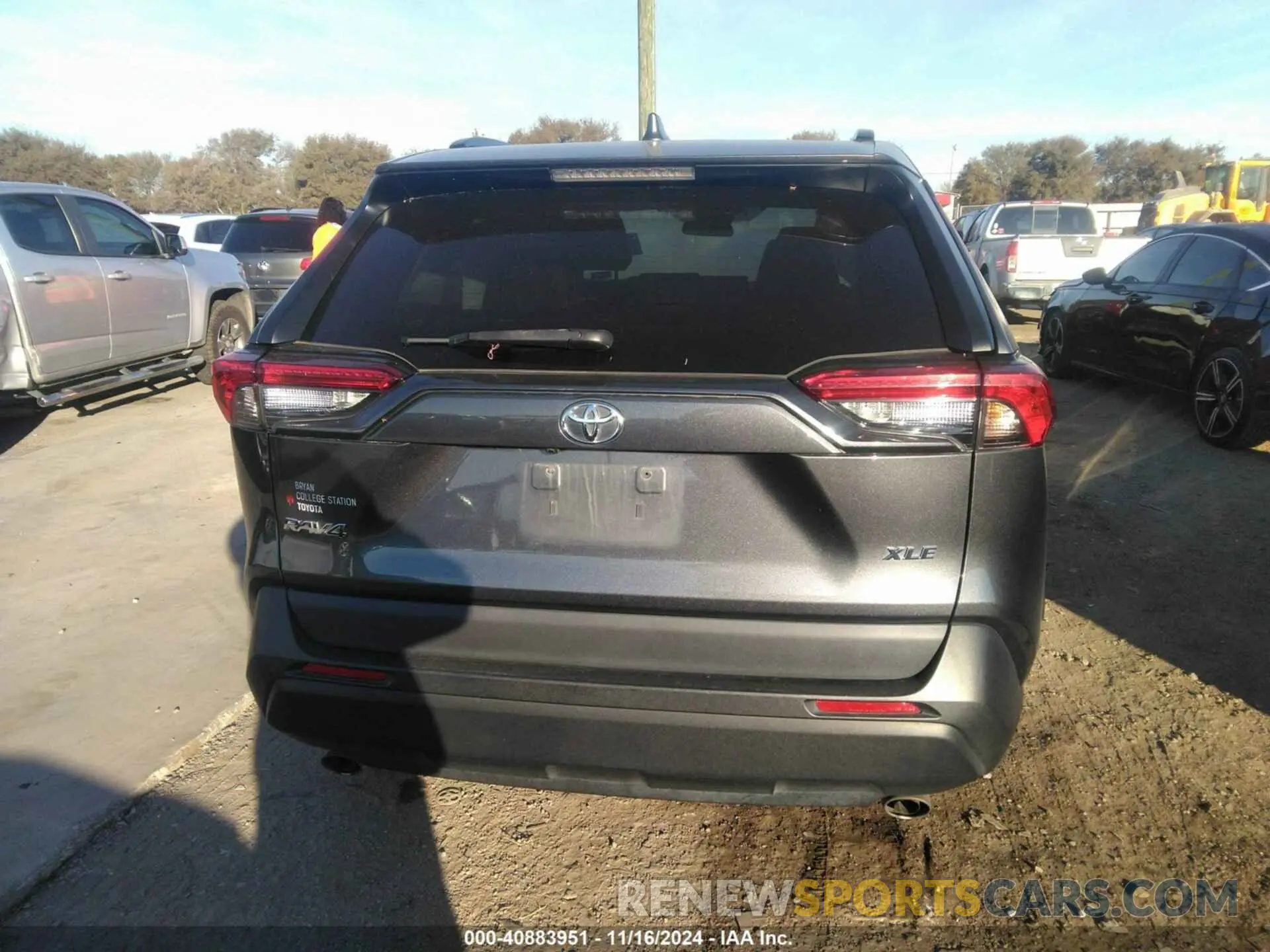 16 Photograph of a damaged car 2T3C1RFV1MC105246 TOYOTA RAV4 2021